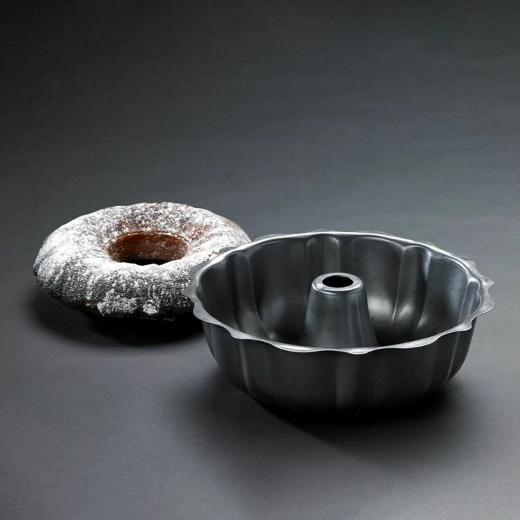 MasterPro Non-Stick Fluted Ring Cake Pan 24 X 24 X 8.5 Cm 4 MasterPro Non-Stick Fluted Ring Cake Pan 24 X 24 X 8.5 Cm - Image 2